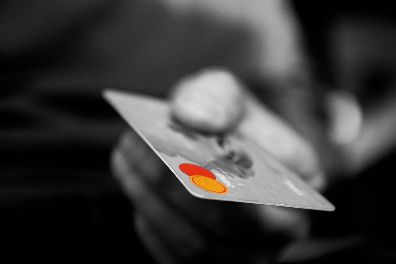 Bank sperrt Konto wegen Online Casino - Was jetzt? - Bild von Michal Jarmoluk auf Pixabay